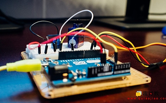 Arduino IDE串行绘图仪中的多个值